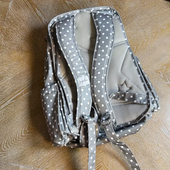 Ju-Ju-Be Gray Polka Dot Baby Bag - Picture 8 of 13